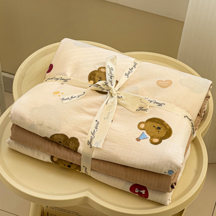 91家纺网 家纺一手货源 找家纺 优选良品 2026新款加厚云感棉双层纱四件套小碎花被套床单床笠款学生三件套新款直播爆款 奇妙小熊-米