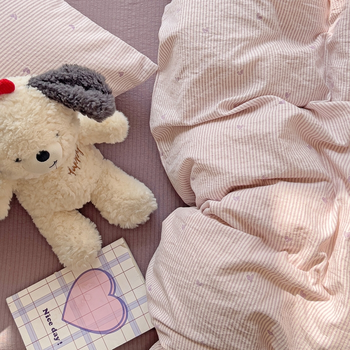 91家纺网 家纺一手货源 找家纺 优选良品 2026新款加厚云感棉双层纱四件套小碎花被套床单床笠款学生三件套新款直播爆款 倾心-紫