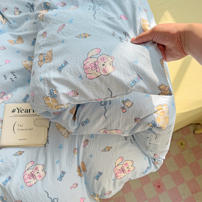 91家纺网 家纺一手货源 找家纺 优选良品 2026新款加厚云感棉双层纱四件套小碎花被套床单床笠款学生三件套新款直播爆款 小猫时光-蓝