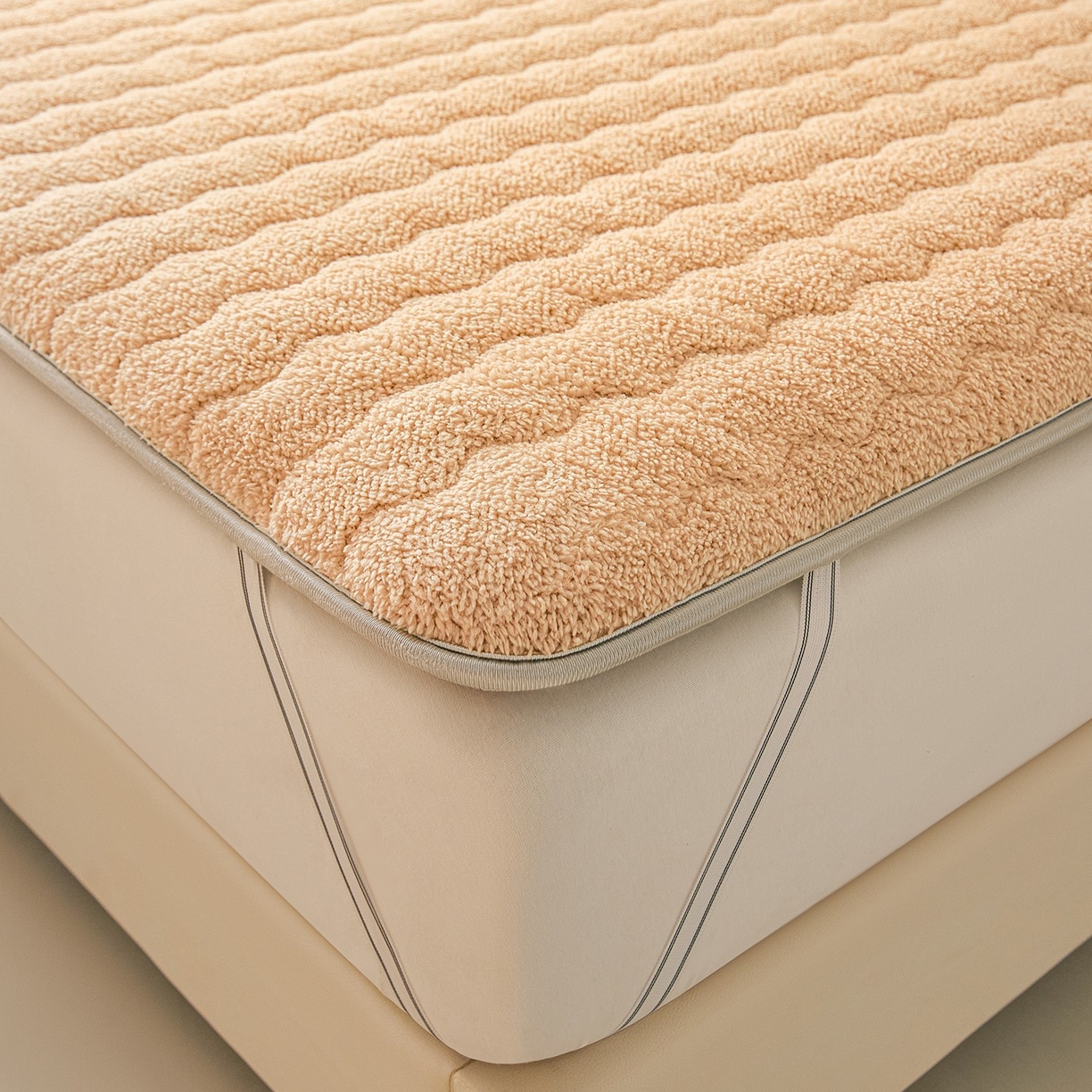 91家纺网 家纺一手货源 找家纺 月茶家纺 2026新款单边羊羔绒床垫垫子 咖色