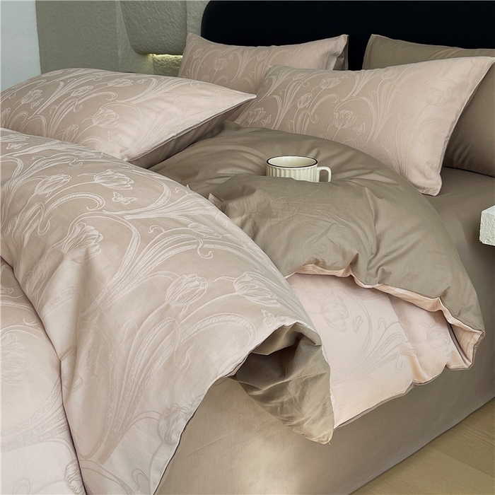 91家纺网 家纺一手货源 找家纺 （总）琪格格纺织 2026新款60s精梳全棉纯棉厚织贡缎提花四件套 A类全棉立体浮雕床品