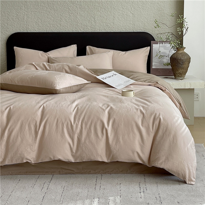 91家纺网 家纺一手货源 找家纺 琪格格纺织 2026新款60s精梳全棉纯棉厚织贡缎提花四件套 A类全棉立体浮雕床品 华尔兹-咖