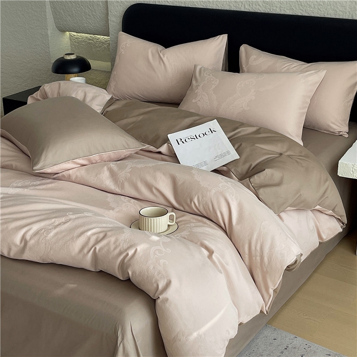 91家纺网 家纺一手货源 找家纺 琪格格纺织 2026新款60s精梳全棉纯棉厚织贡缎提花四件套 A类全棉立体浮雕床品 华尔兹-咖