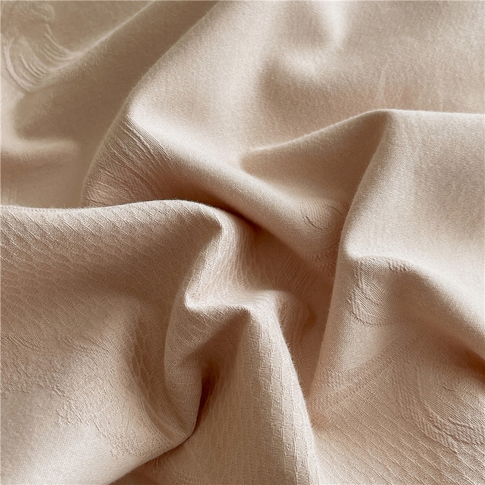 91家纺网 家纺一手货源 找家纺 琪格格纺织 2026新款60s精梳全棉纯棉厚织贡缎提花四件套 A类全棉立体浮雕床品 华尔兹-咖