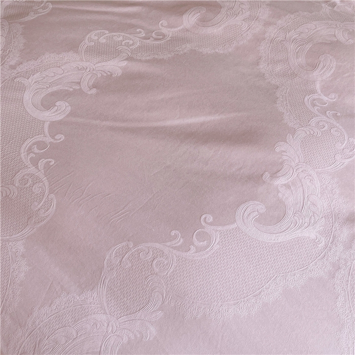 91家纺网 家纺一手货源 找家纺 琪格格纺织 2026新款60s精梳全棉纯棉厚织贡缎提花四件套 A类全棉立体浮雕床品 华尔兹-嫣紫