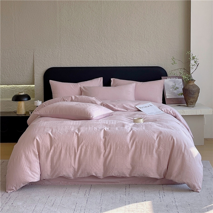 91家纺网 家纺一手货源 找家纺 琪格格纺织 2026新款60s精梳全棉纯棉厚织贡缎提花四件套 A类全棉立体浮雕床品 塞纳河畔- 嫣紫