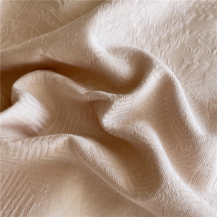 91家纺网 家纺一手货源 找家纺 琪格格纺织 2026新款60s精梳全棉纯棉厚织贡缎提花四件套 A类全棉立体浮雕床品 塞纳河畔-咖