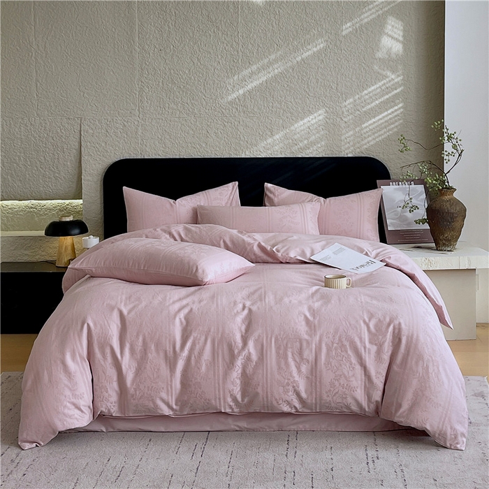 91家纺网 家纺一手货源 找家纺 琪格格纺织 2026新款60s精梳全棉纯棉厚织贡缎提花四件套 A类全棉立体浮雕床品 奢香夫人-嫣紫