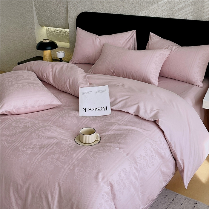 91家纺网 家纺一手货源 找家纺 琪格格纺织 2026新款60s精梳全棉纯棉厚织贡缎提花四件套 A类全棉立体浮雕床品 奢香夫人-嫣紫