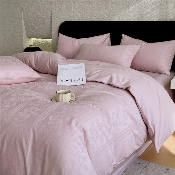91家纺网 家纺一手货源 找家纺 琪格格纺织 2026新款60s精梳全棉纯棉厚织贡缎提花四件套 A类全棉立体浮雕床品 奢香夫人-嫣紫