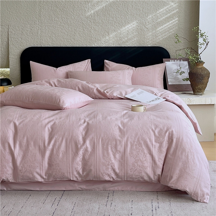 91家纺网 家纺一手货源 找家纺 琪格格纺织 2026新款60s精梳全棉纯棉厚织贡缎提花四件套 A类全棉立体浮雕床品 奢香夫人-嫣紫