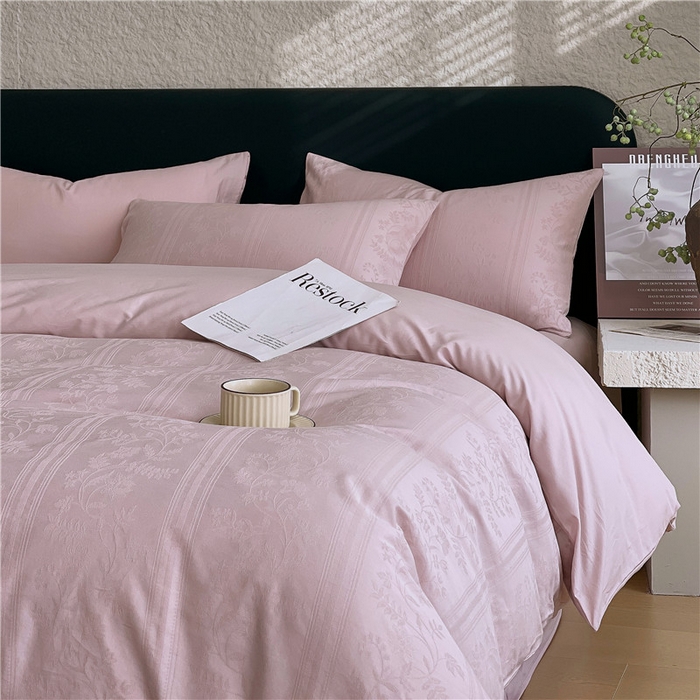 91家纺网 家纺一手货源 找家纺 琪格格纺织 2026新款60s精梳全棉纯棉厚织贡缎提花四件套 A类全棉立体浮雕床品 奢香夫人-嫣紫