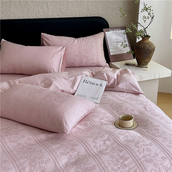 91家纺网 家纺一手货源 找家纺 琪格格纺织 2026新款60s精梳全棉纯棉厚织贡缎提花四件套 A类全棉立体浮雕床品 奢香夫人-嫣紫