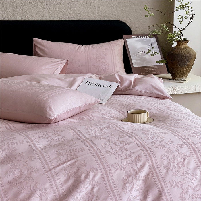 91家纺网 家纺一手货源 找家纺 琪格格纺织 2026新款60s精梳全棉纯棉厚织贡缎提花四件套 A类全棉立体浮雕床品 奢香夫人-嫣紫