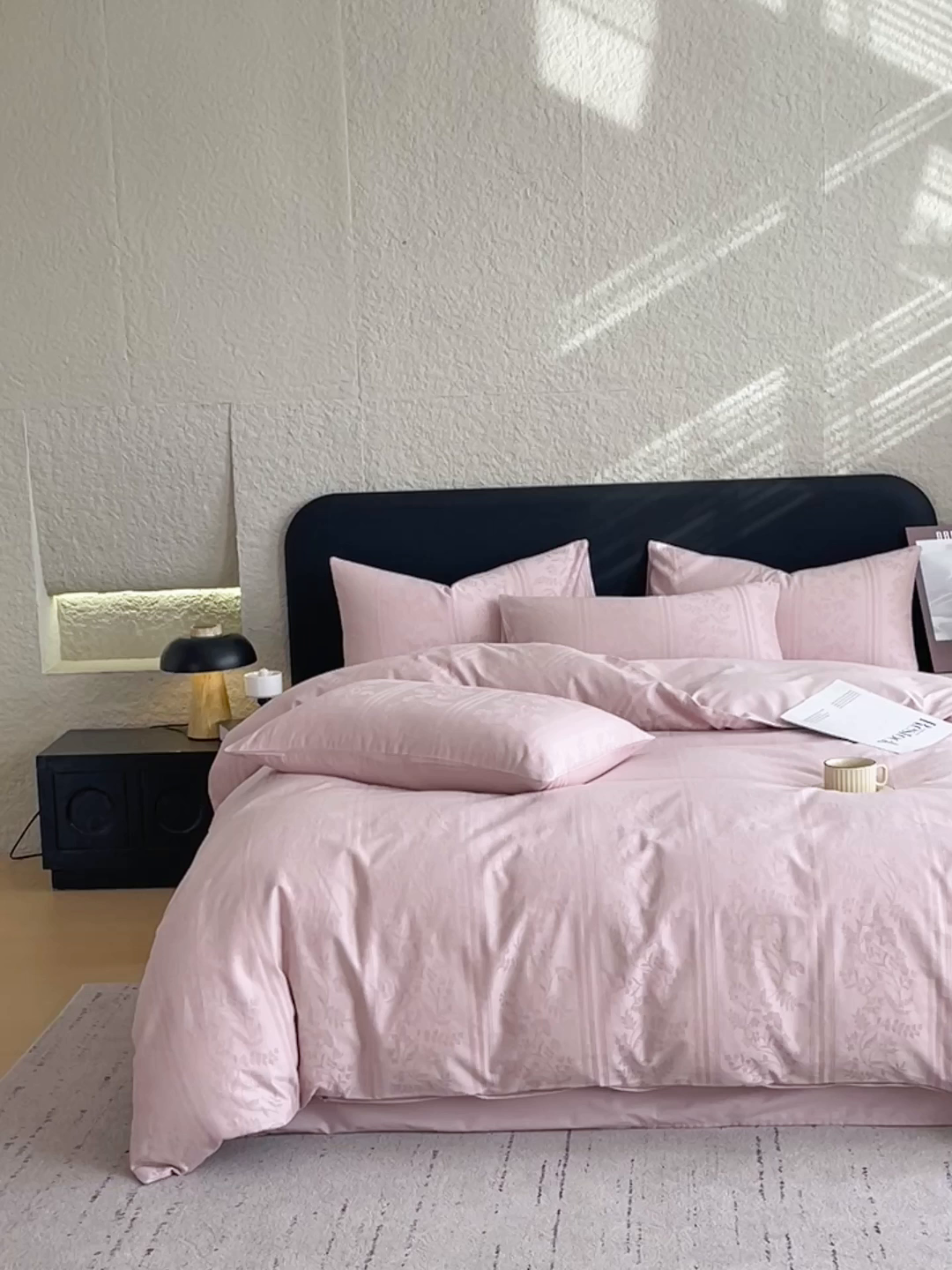 91家纺网 家纺一手货源 找家纺 琪格格纺织 2026新款60s精梳全棉纯棉厚织贡缎提花四件套 A类全棉立体浮雕床品 奢香夫人-嫣紫