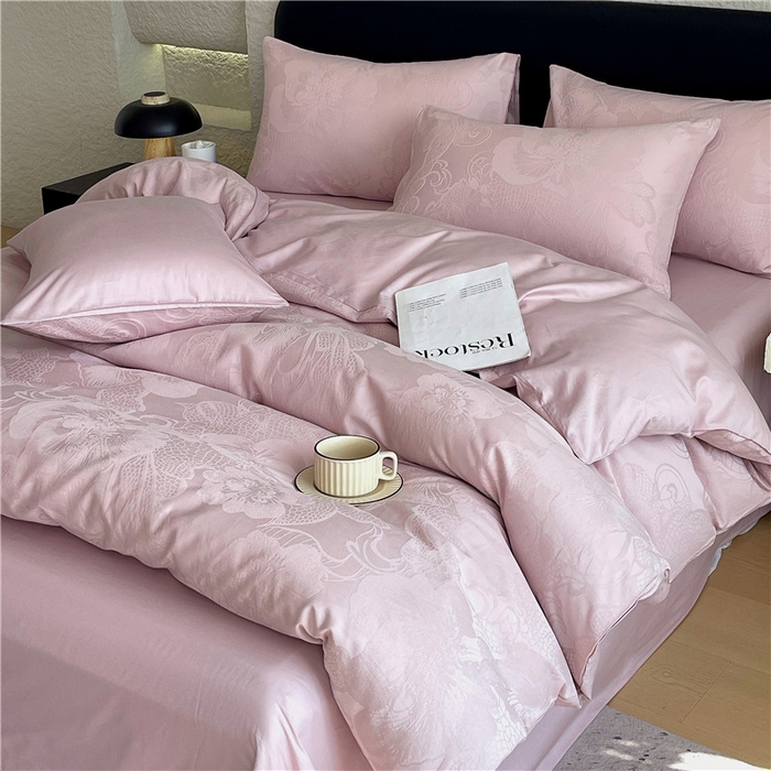 91家纺网 家纺一手货源 找家纺 琪格格纺织 2026新款60s精梳全棉纯棉厚织贡缎提花四件套 A类全棉立体浮雕床品 虞美人-嫣紫
