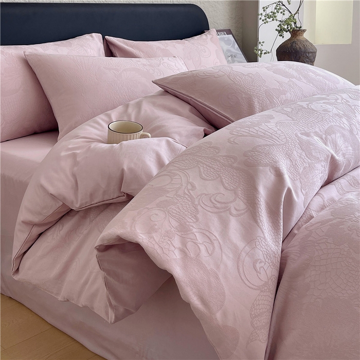 91家纺网 家纺一手货源 找家纺 琪格格纺织 2026新款60s精梳全棉纯棉厚织贡缎提花四件套 A类全棉立体浮雕床品 虞美人-嫣紫