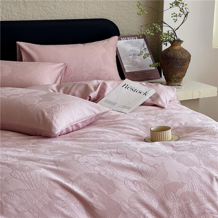 91家纺网 家纺一手货源 找家纺 琪格格纺织 2026新款60s精梳全棉纯棉厚织贡缎提花四件套 A类全棉立体浮雕床品 虞美人-嫣紫