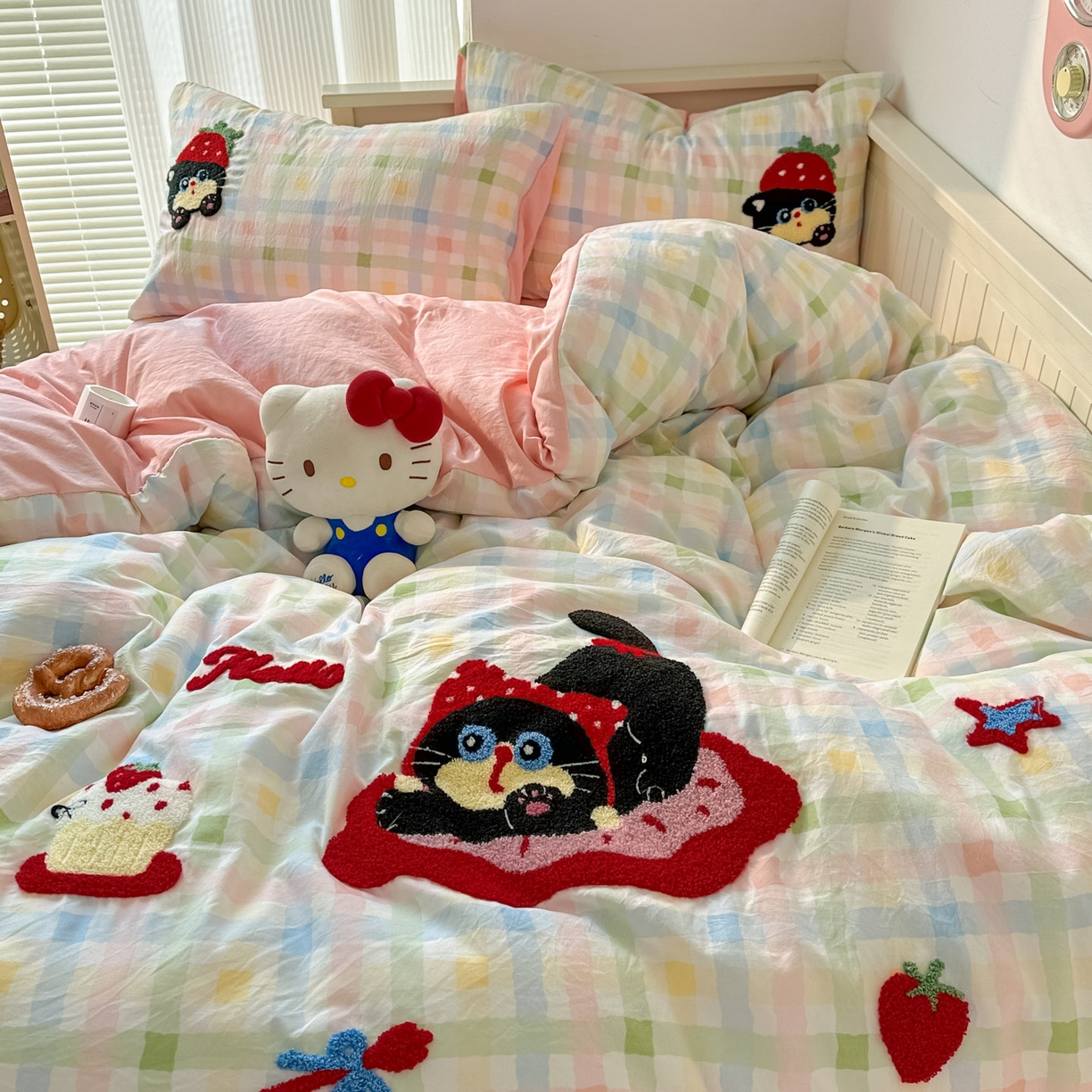 91家纺网 家纺一手货源 找家纺 易辰美 2026春夏新款超柔水洗棉四件套 草莓猫咪