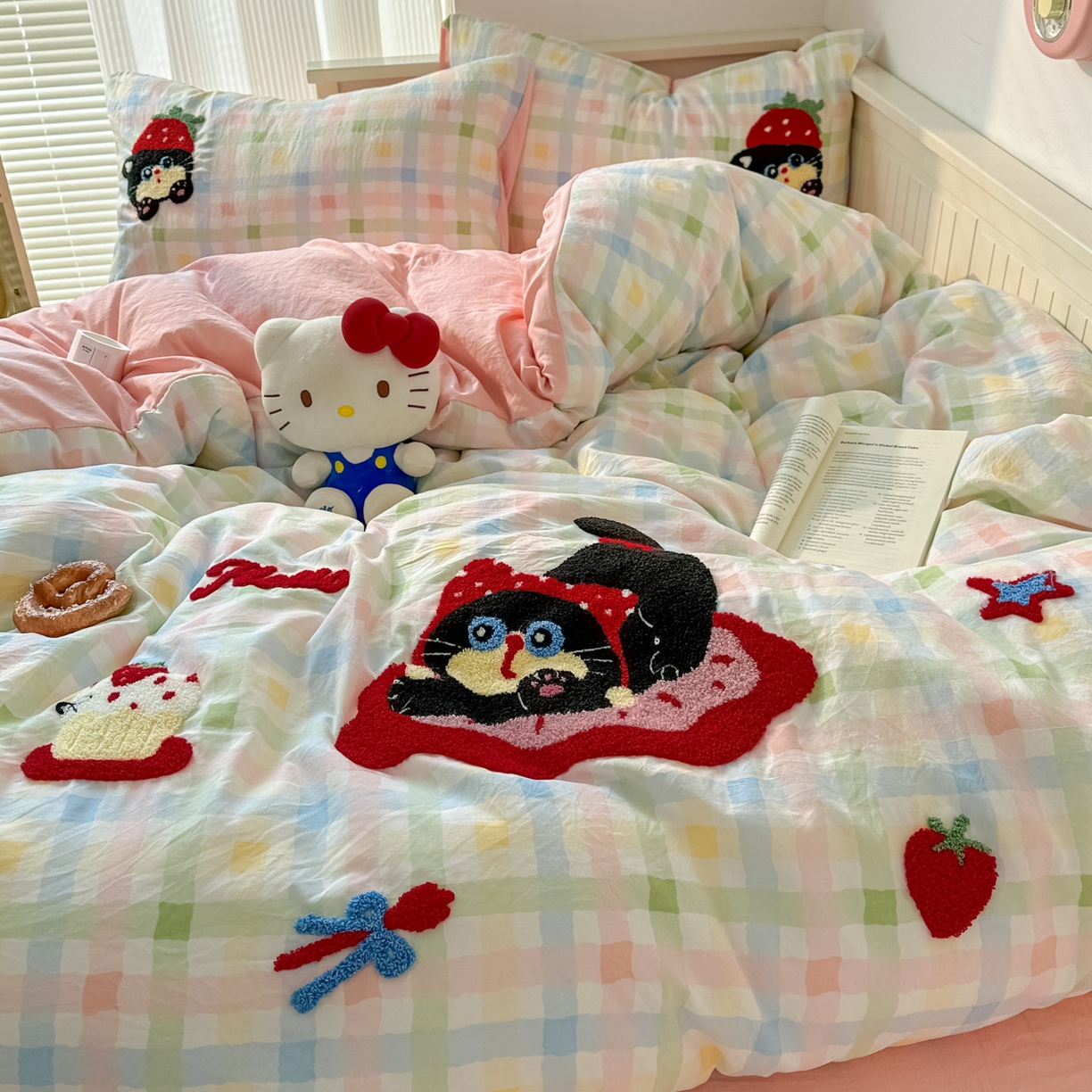 91家纺网 家纺一手货源 找家纺 易辰美 2026春夏新款超柔水洗棉四件套 草莓猫咪