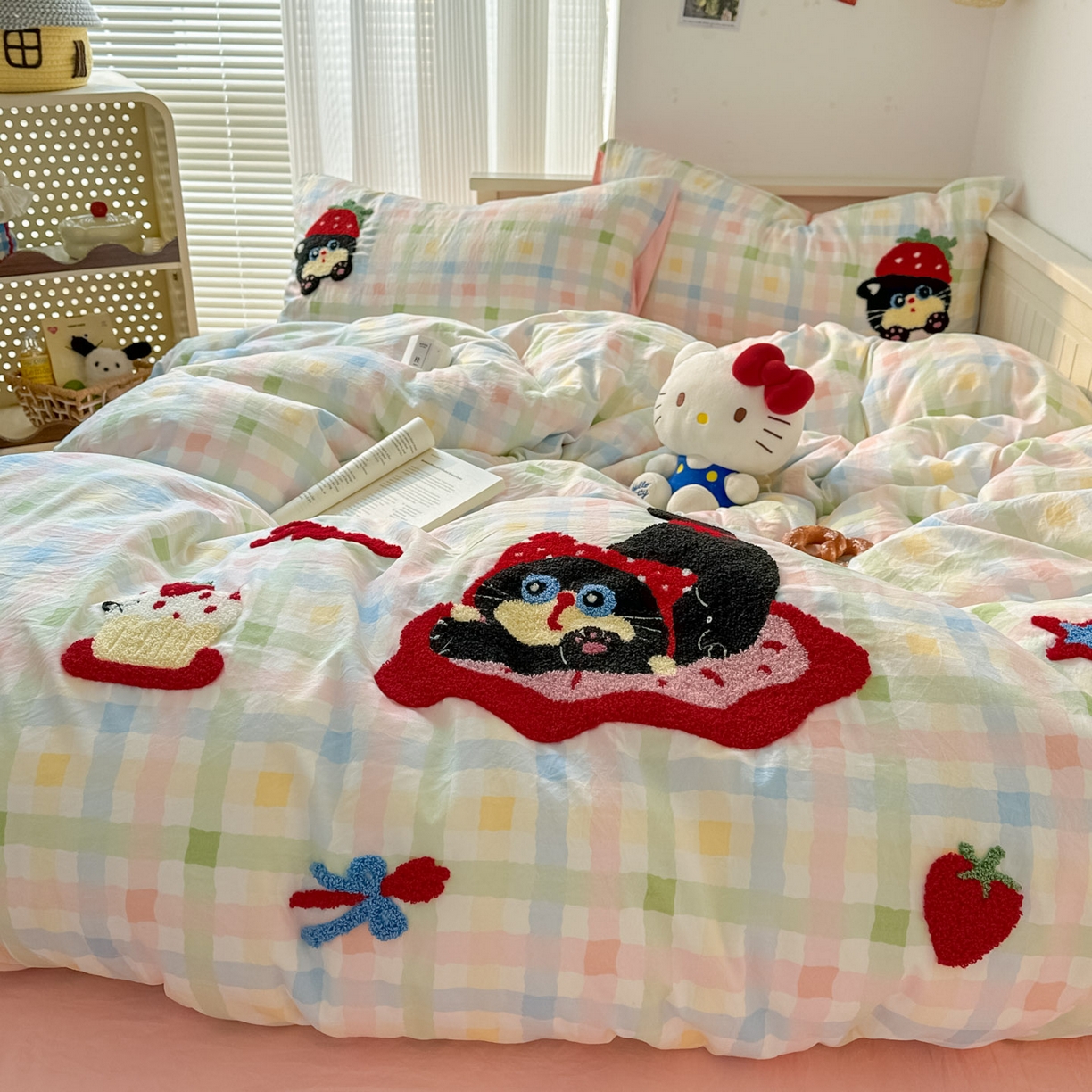 91家纺网 家纺一手货源 找家纺 易辰美 2026春夏新款超柔水洗棉四件套 草莓猫咪