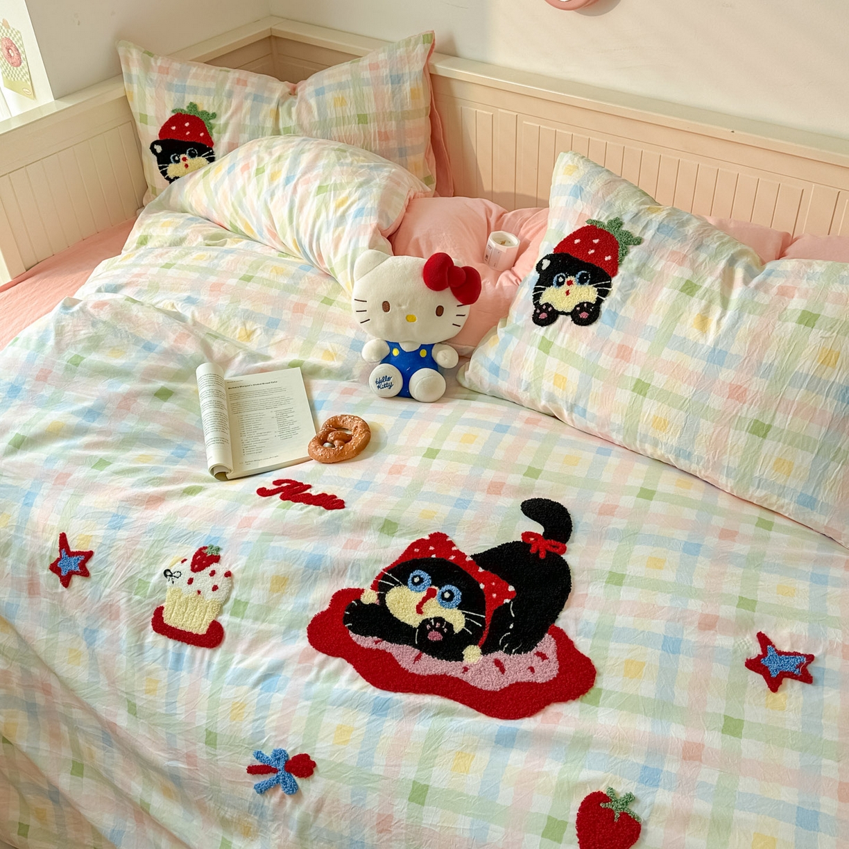 91家纺网 家纺一手货源 找家纺 易辰美 2026春夏新款超柔水洗棉四件套 草莓猫咪