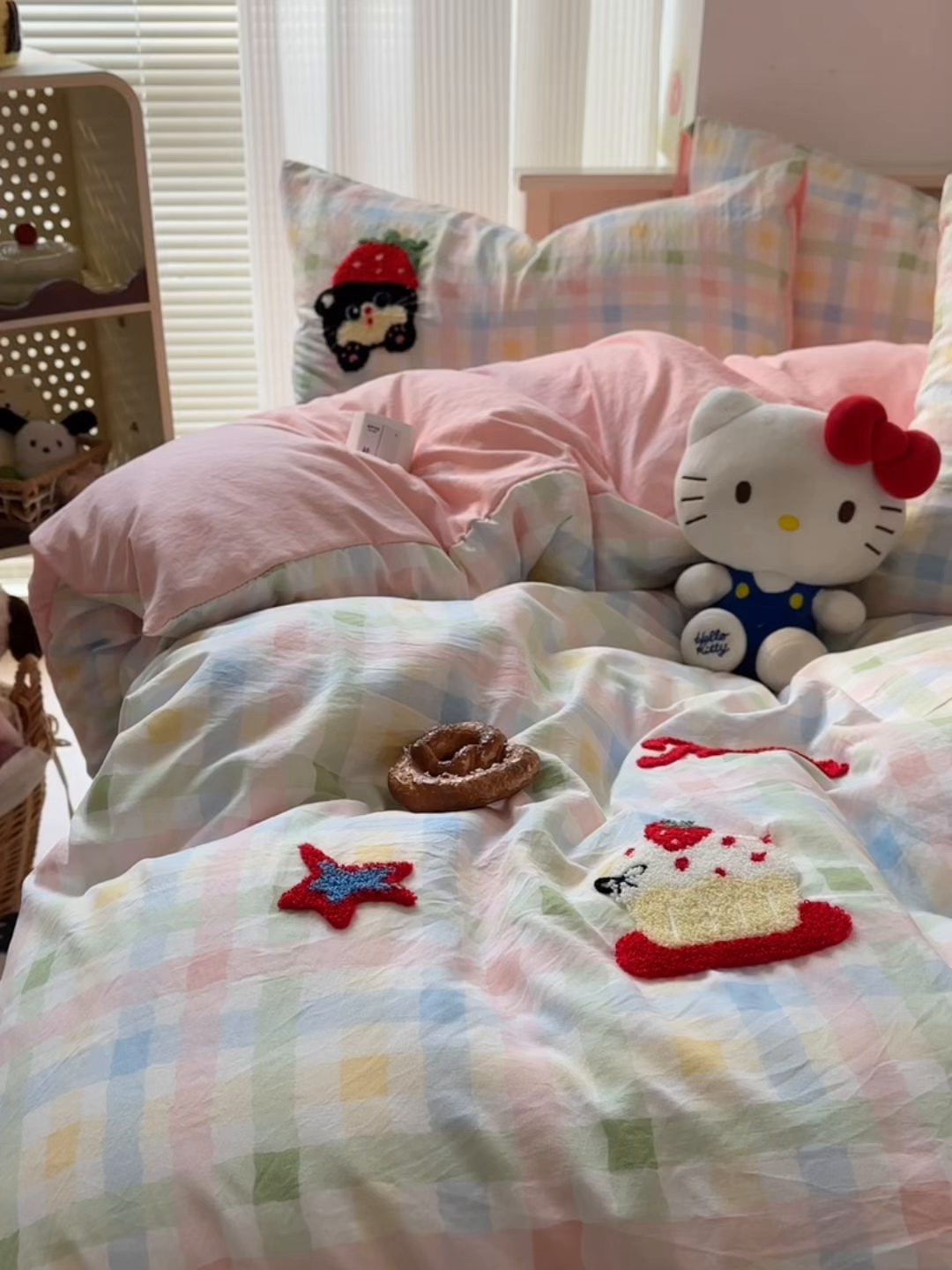 91家纺网 家纺一手货源 找家纺 易辰美 2026春夏新款超柔水洗棉四件套 草莓猫咪