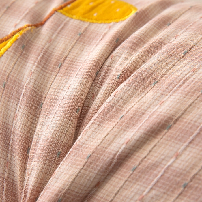 91家纺网 家纺一手货源 找家纺 梦莱家纺 2026新款围巾熊棉麻荞麦枕枕头枕芯 围巾熊-粉