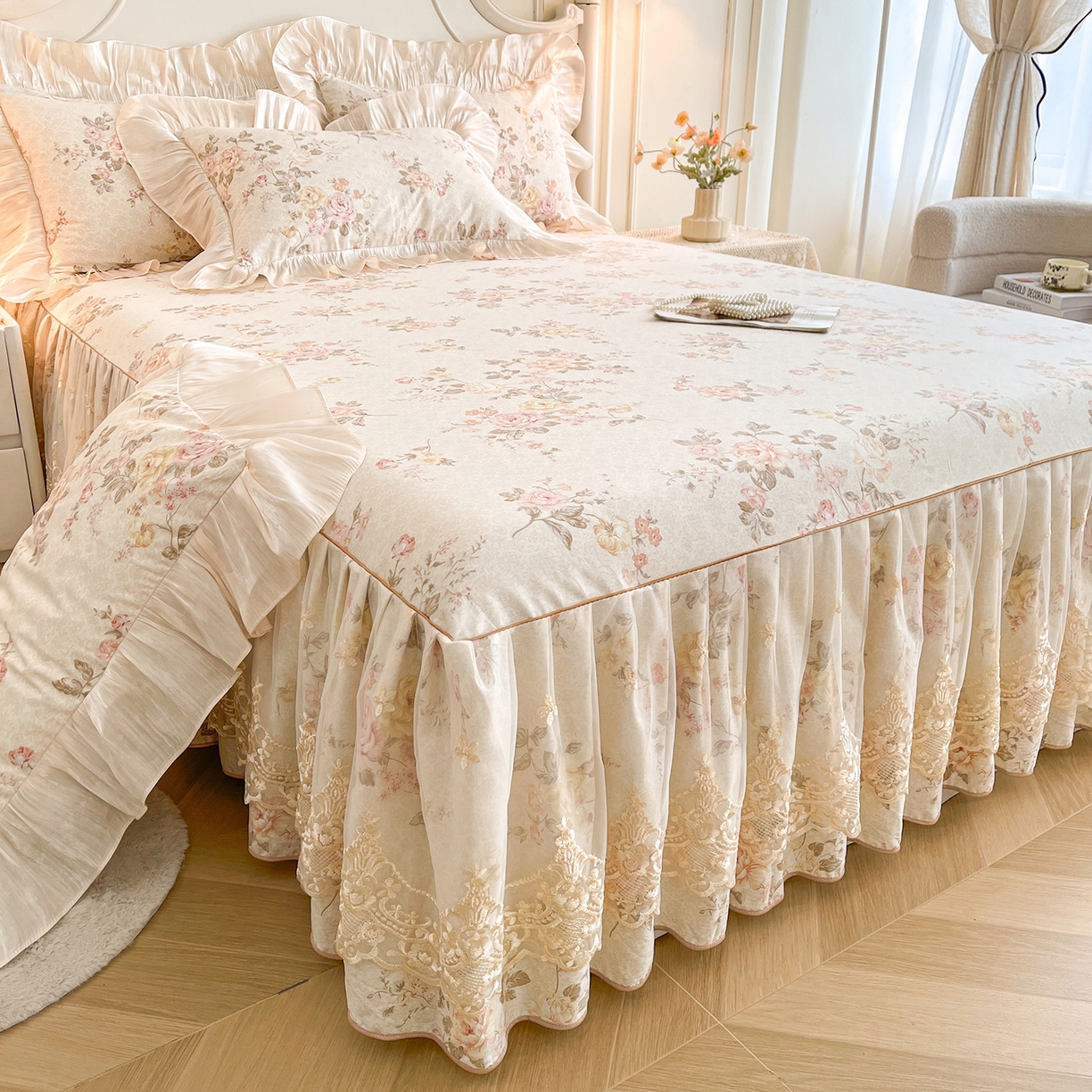 91家纺网 家纺一手货源 找家纺 宜凡家纺 2026新款全棉印花床裙款四件套 花黛织梦