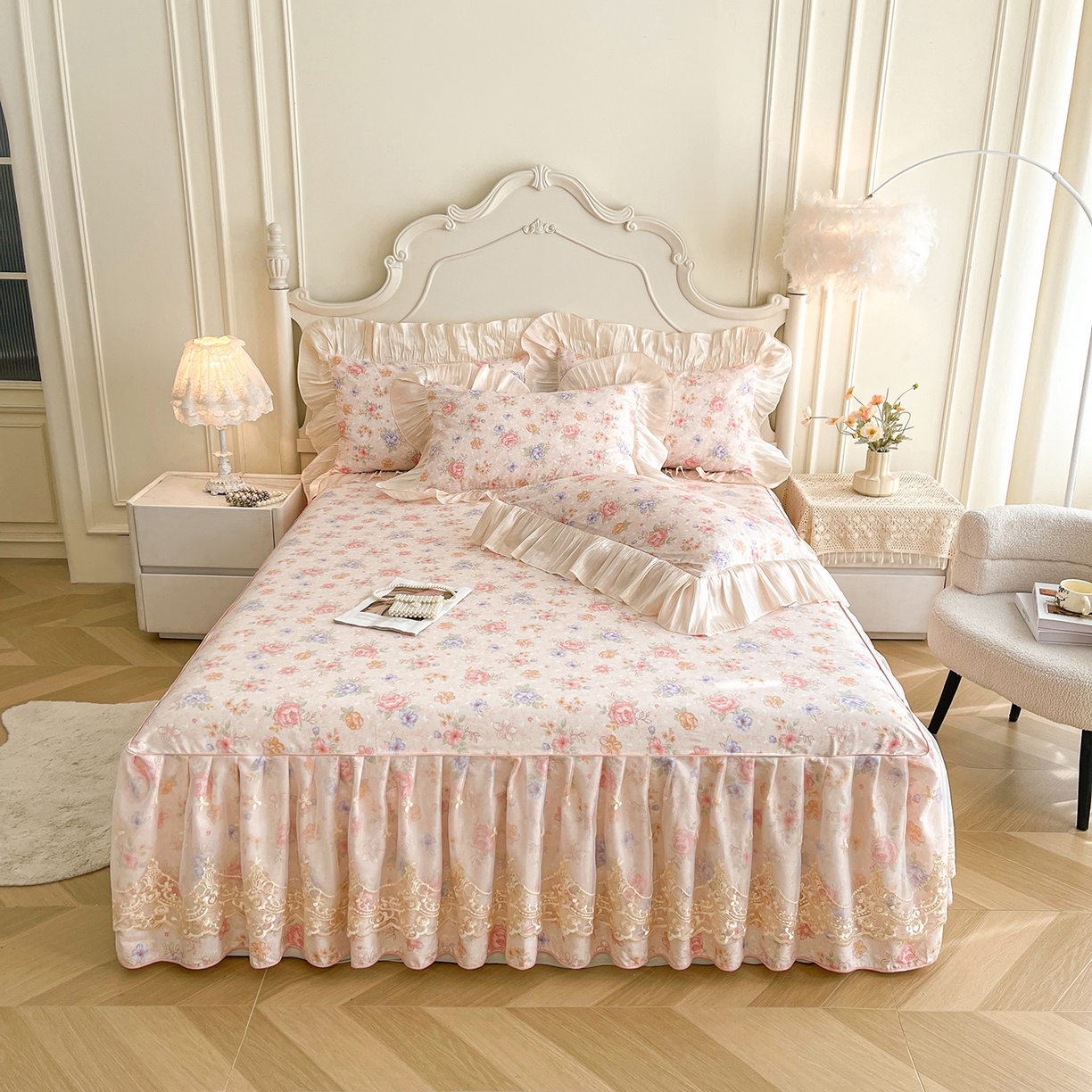 91家纺网 家纺一手货源 找家纺 宜凡家纺 2026新款全棉印花床裙款四件套 寻觅花季