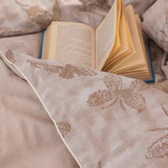 91家纺网 家纺一手货源 找家纺 （总）松色家居 2026新款全棉蚕丝冬被被子被芯-蝶韵-香槟