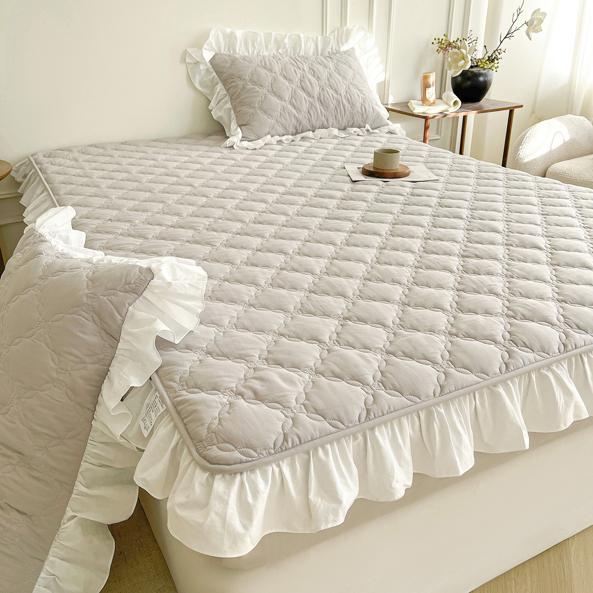 91家纺网 家纺一手货源 找家纺 佳笠家居 2026春夏新款A类全棉纯棉水洗棉新疆棉花少女风花边单床笠 床笠单件 枫舞灰