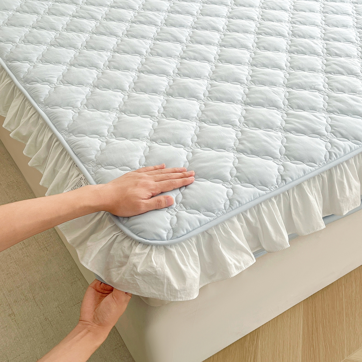 91家纺网 家纺一手货源 找家纺 佳笠家居 2026春夏新款A类全棉纯棉水洗棉新疆棉花少女风花边单床笠 床笠单件 晴空蓝