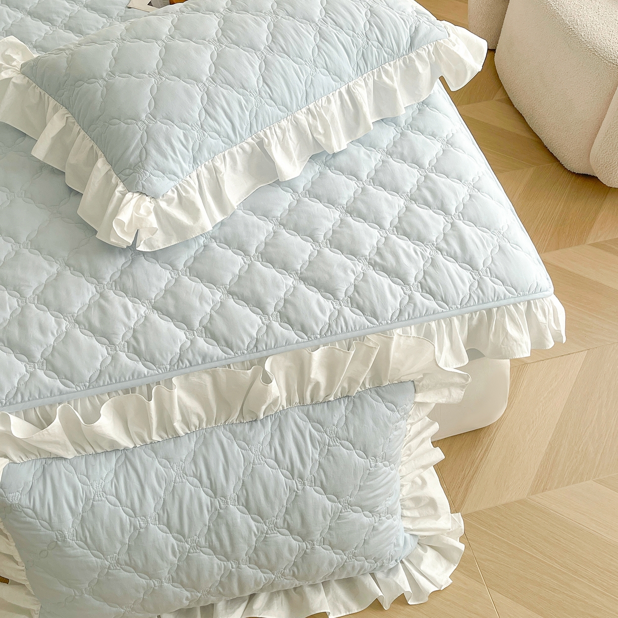 91家纺网 家纺一手货源 找家纺 佳笠家居 2026春夏新款A类全棉纯棉水洗棉新疆棉花少女风花边单床笠 床笠单件 晴空蓝