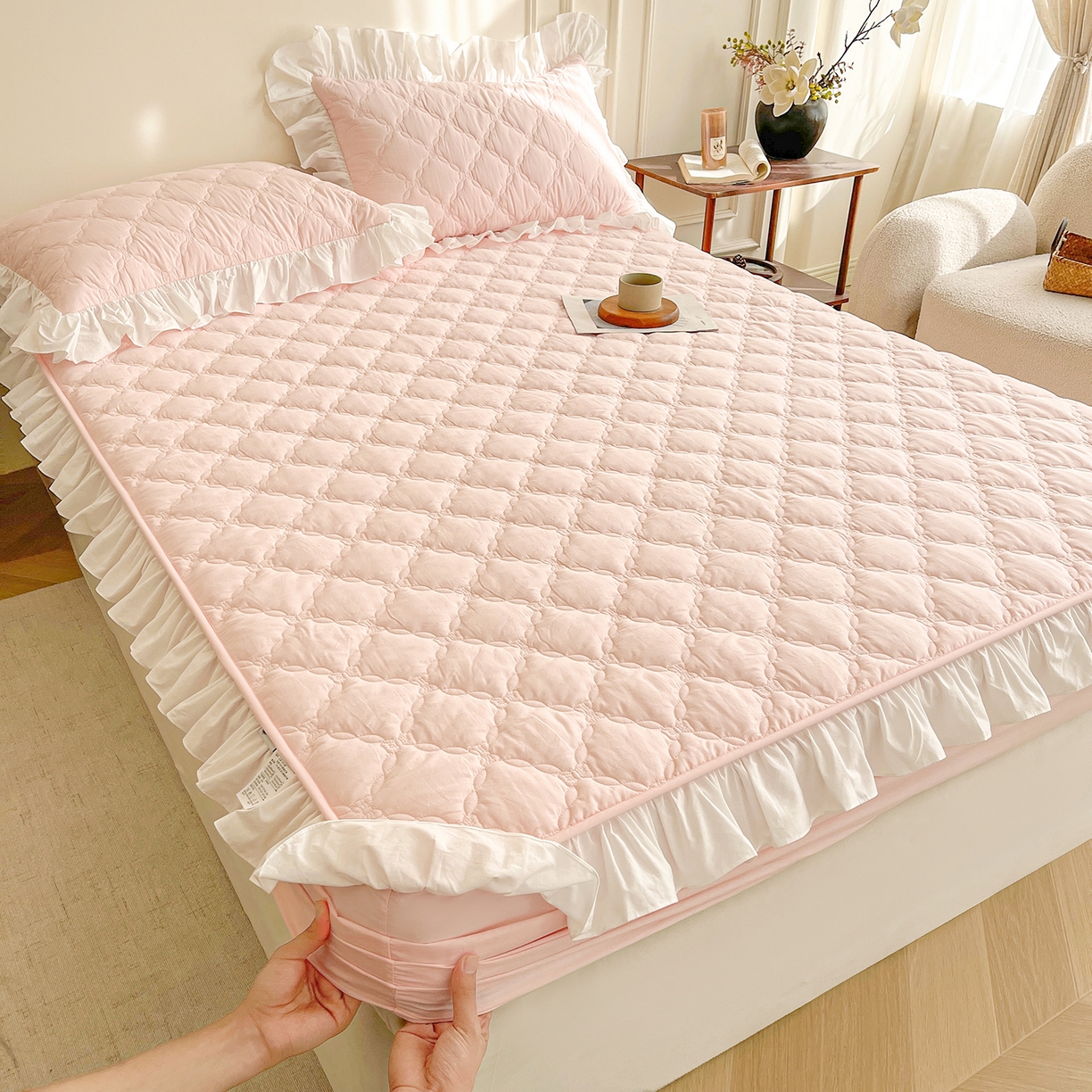 91家纺网 家纺一手货源 找家纺 佳笠家居 2026春夏新款A类全棉纯棉水洗棉新疆棉花少女风花边单床笠 床笠单件 芝夏粉