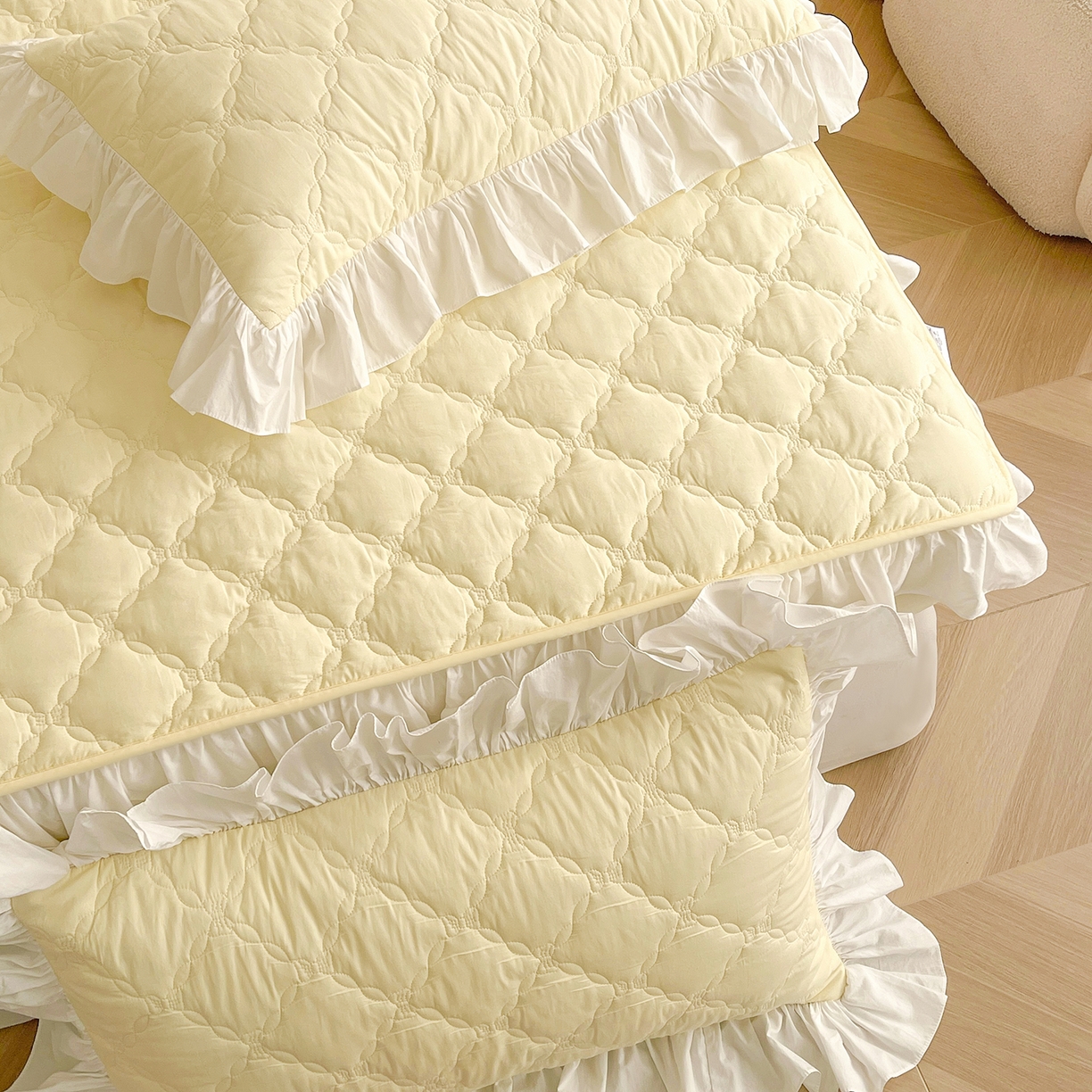 91家纺网 家纺一手货源 找家纺 佳笠家居 2026春夏新款A类全棉纯棉水洗棉新疆棉花少女风花边单床笠 床笠单件 象牙黄