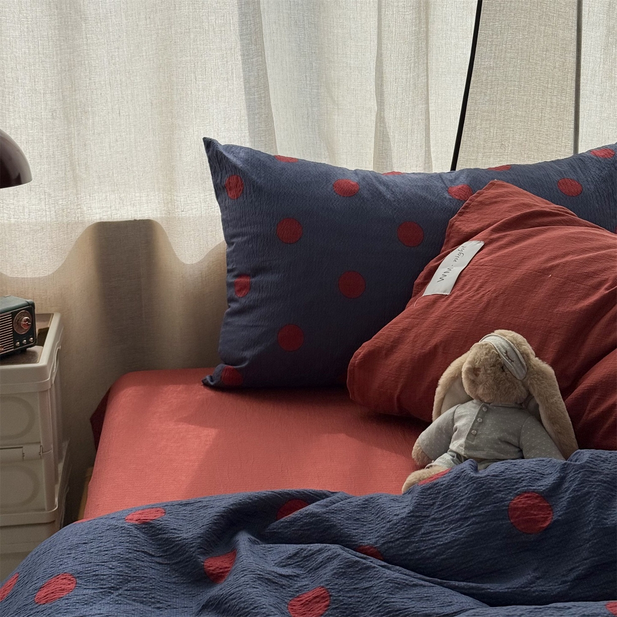 91家纺网 家纺一手货源 找家纺 拾一 2026新款软糯木棉甜美波点系列四件套 甜美波点-红藏青