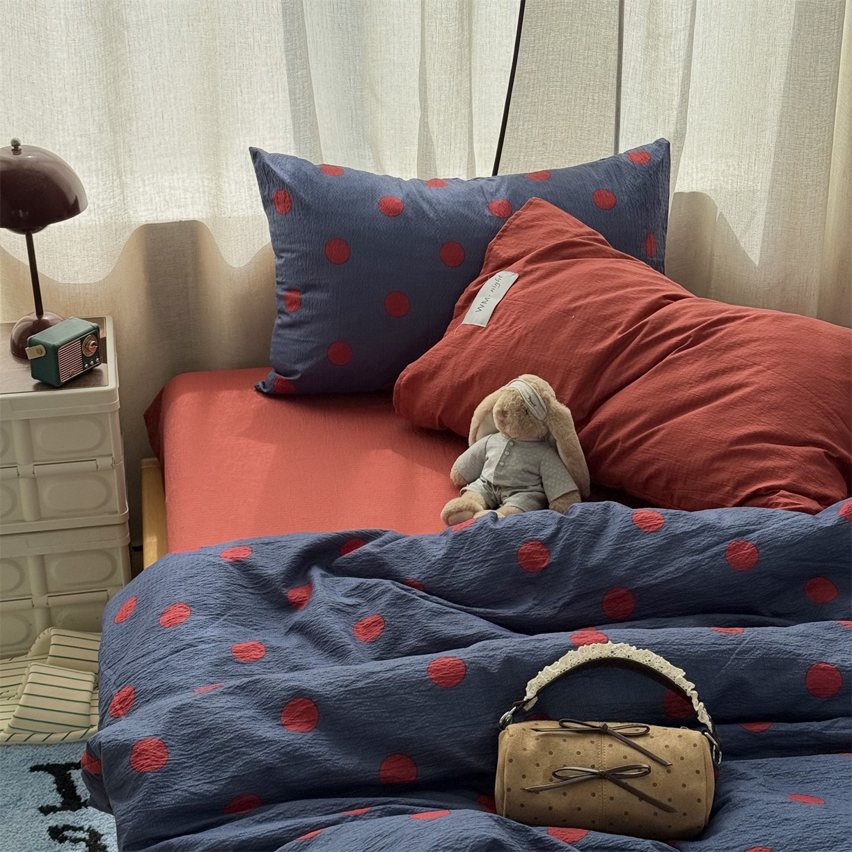 91家纺网 家纺一手货源 找家纺 拾一 2026新款软糯木棉甜美波点系列四件套 甜美波点-红藏青