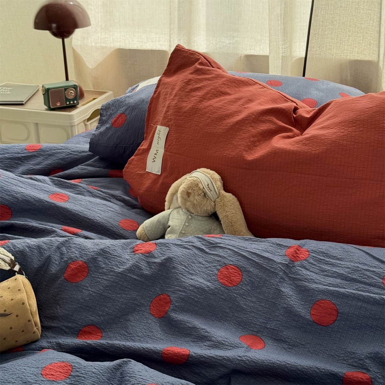 91家纺网 家纺一手货源 找家纺 拾一 2026新款软糯木棉甜美波点系列四件套 甜美波点-红藏青