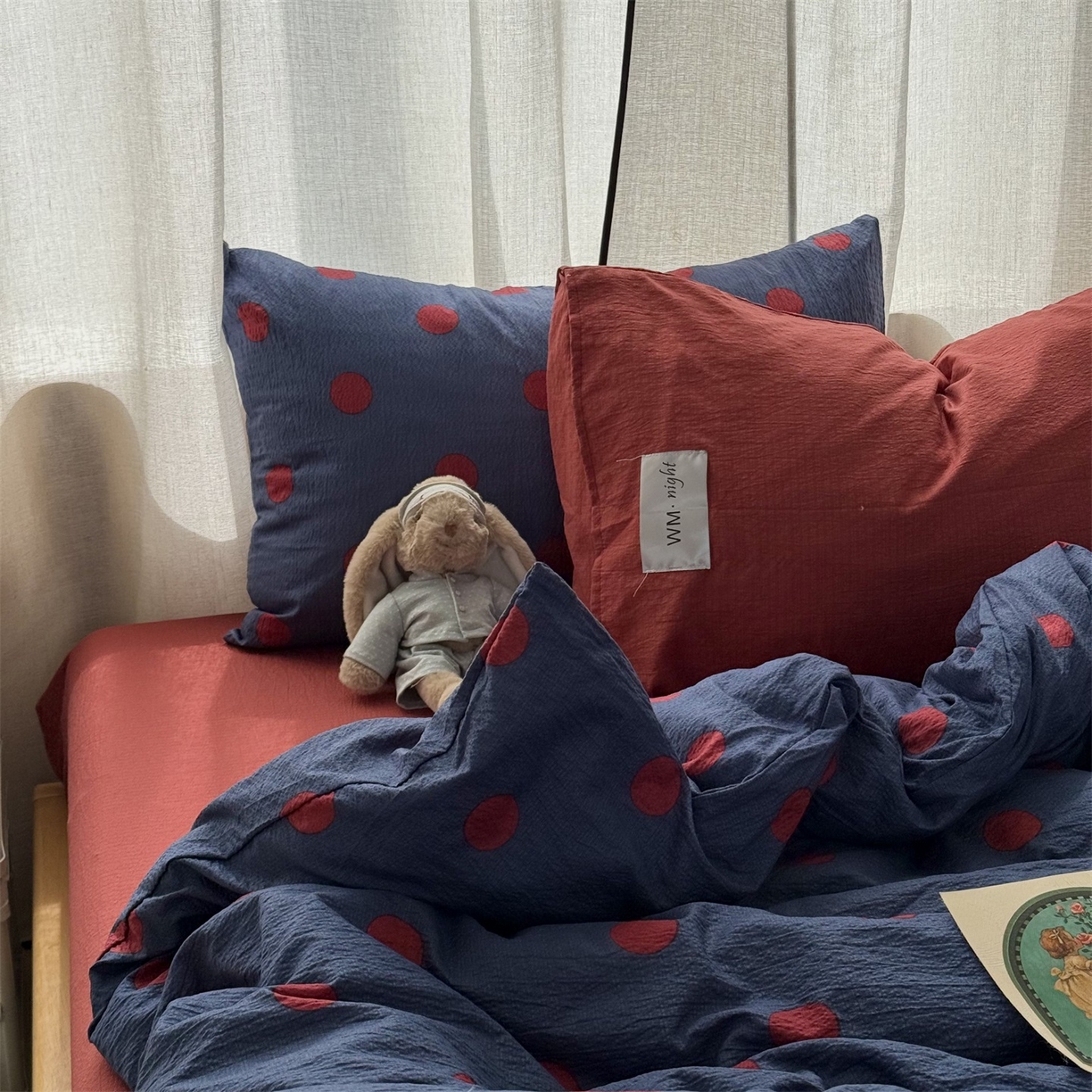 91家纺网 家纺一手货源 找家纺 拾一 2026新款软糯木棉甜美波点系列四件套 甜美波点-红藏青