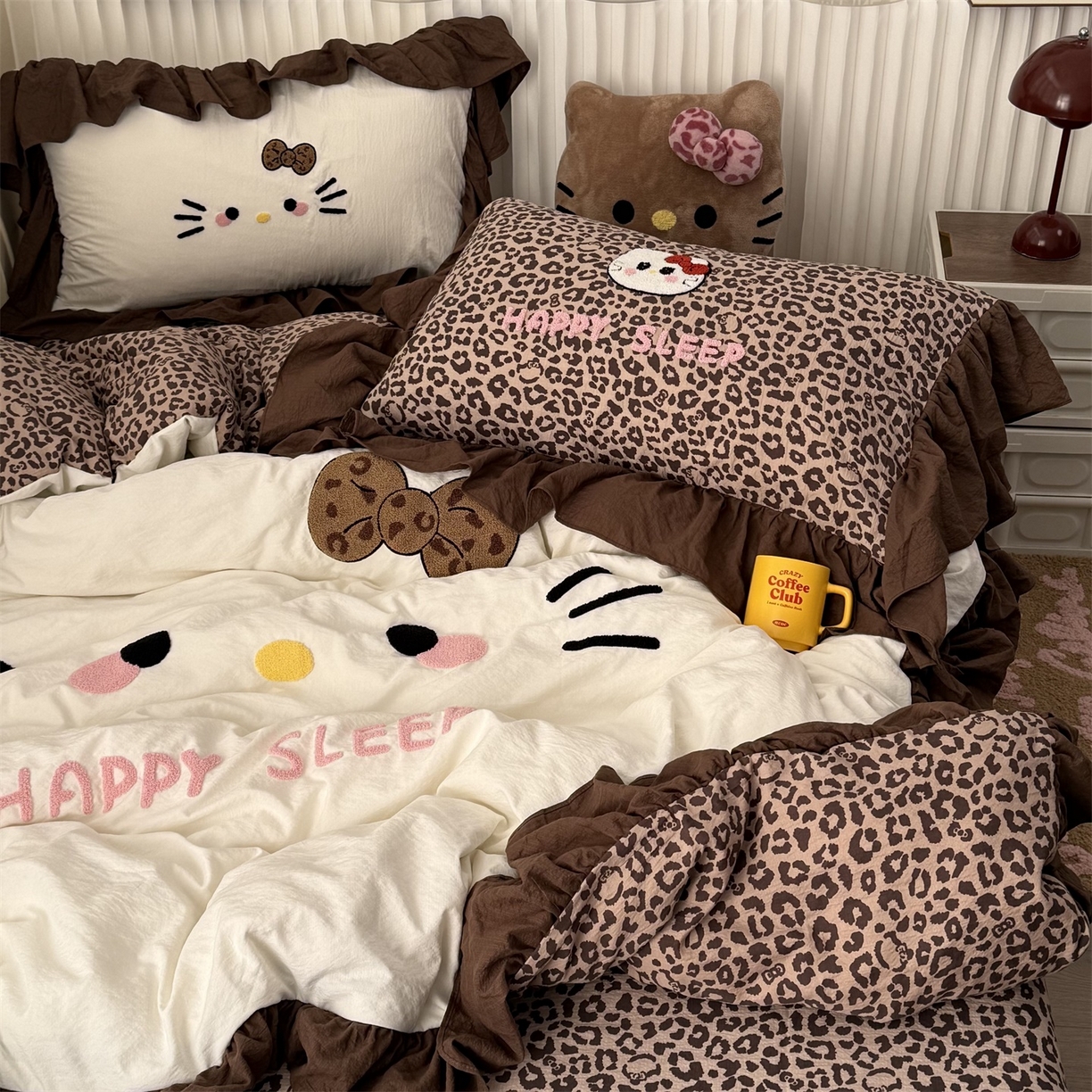 91家纺网 家纺一手货源 找家纺 （总）拾一 2026新款少女心可爱黑皮KT猫猫花边款毛巾绣木棉四件套