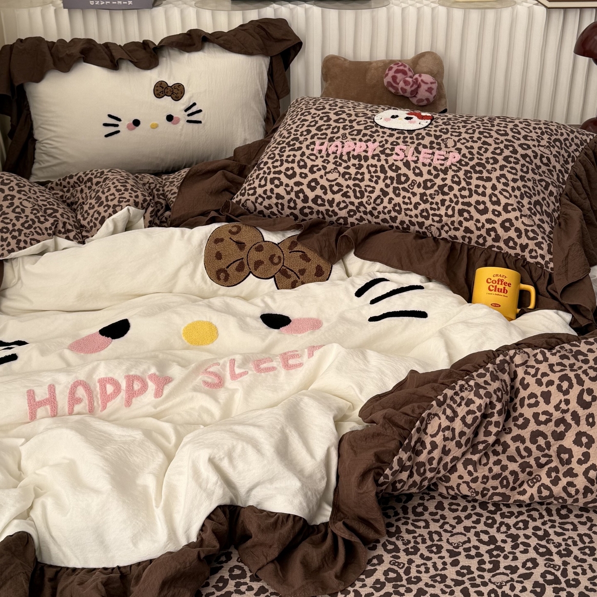 91家纺网 家纺一手货源 找家纺 （总）拾一 2026新款少女心可爱黑皮KT猫猫花边款毛巾绣木棉四件套