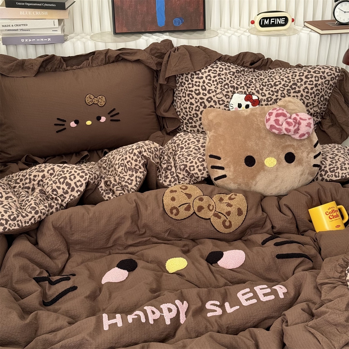 91家纺网 家纺一手货源 找家纺 拾一 2026新款少女心可爱黑皮KT猫猫花边款毛巾绣木棉四件套 猫猫-棕