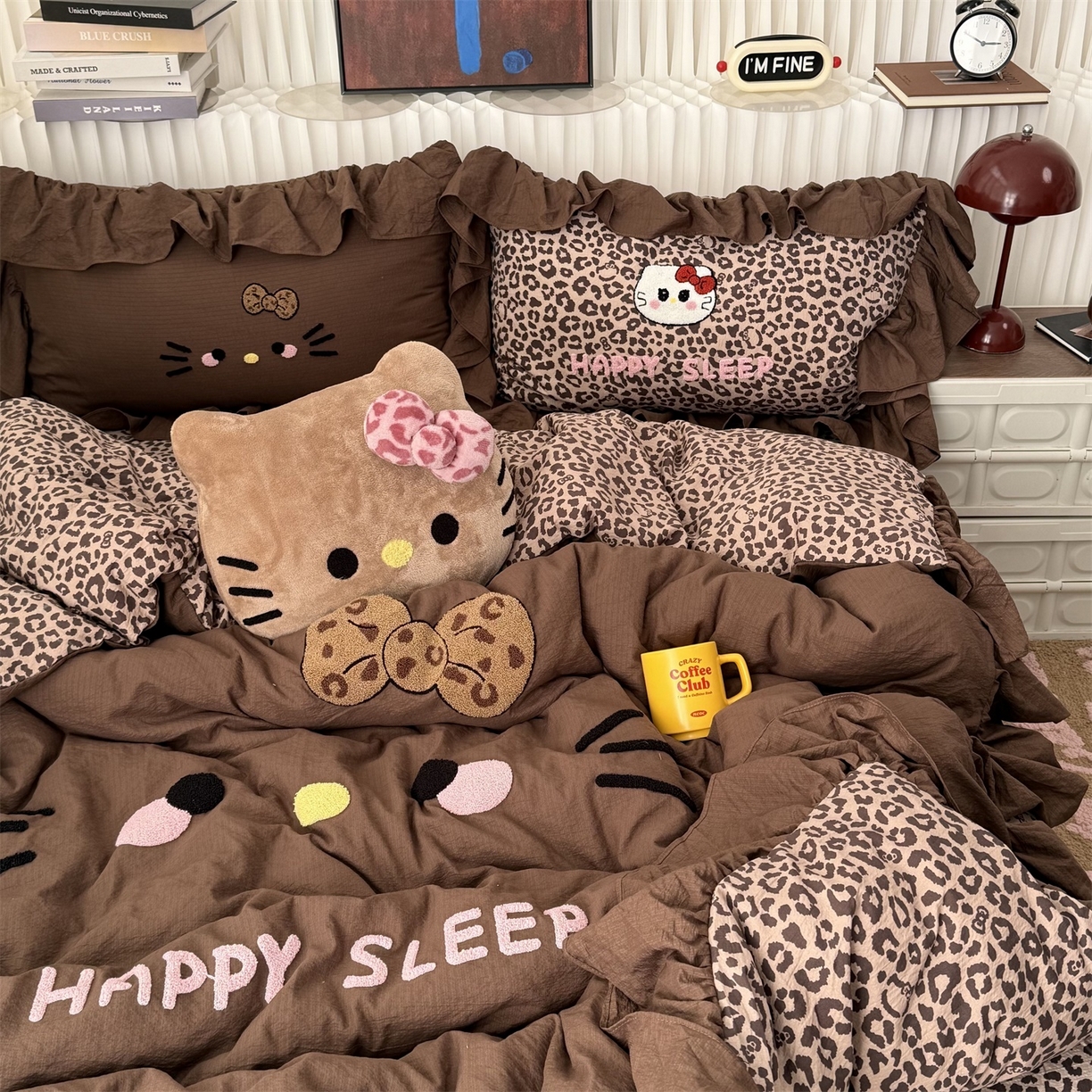 91家纺网 家纺一手货源 找家纺 拾一 2026新款少女心可爱黑皮KT猫猫花边款毛巾绣木棉四件套 猫猫-棕