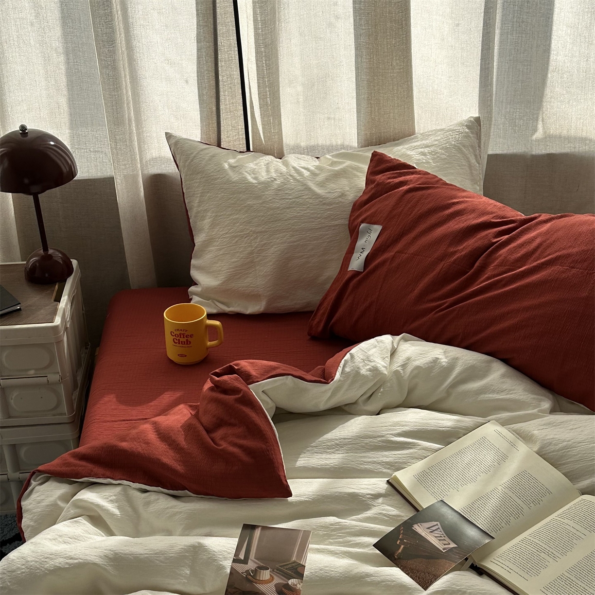 91家纺网 家纺一手货源 找家纺 拾一 2026新款甜美波点系列双拼色四件套 卡亚红-奶白