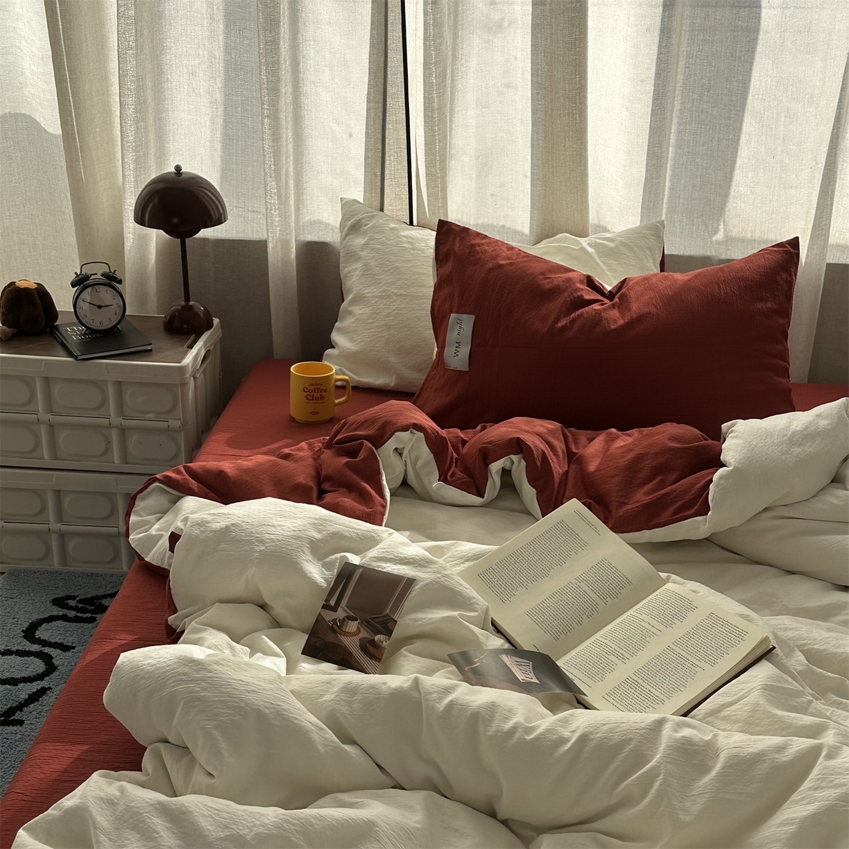 91家纺网 家纺一手货源 找家纺 拾一 2026新款甜美波点系列双拼色四件套 卡亚红-奶白