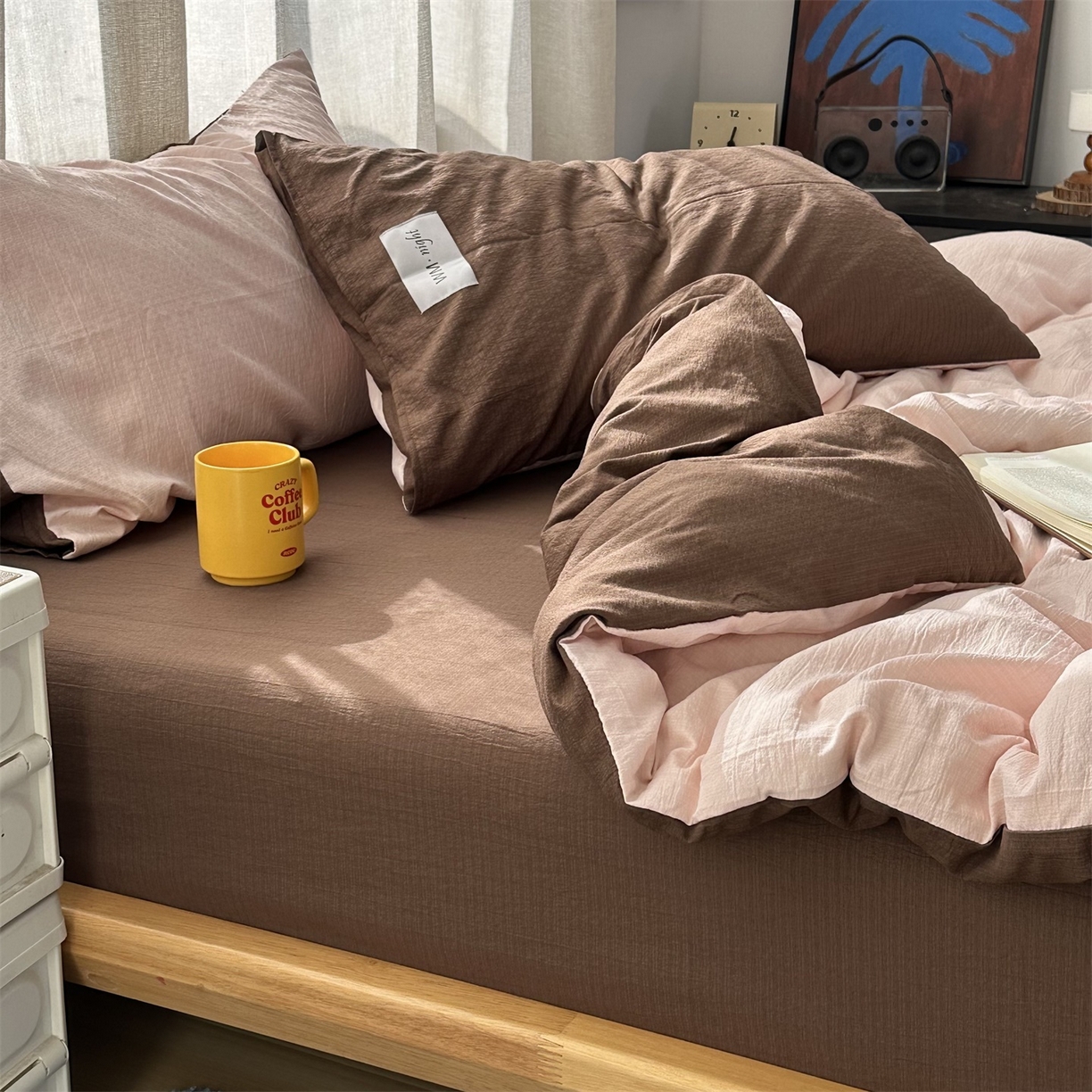 91家纺网 家纺一手货源 找家纺 拾一 2026新款甜美波点系列双拼色四件套 摩卡慕斯棕-粉