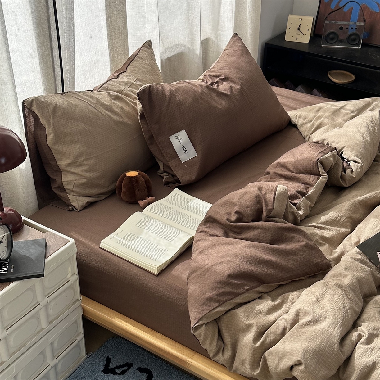 91家纺网 家纺一手货源 找家纺 拾一 2026新款甜美波点系列双拼色四件套 摩卡慕斯棕-咖