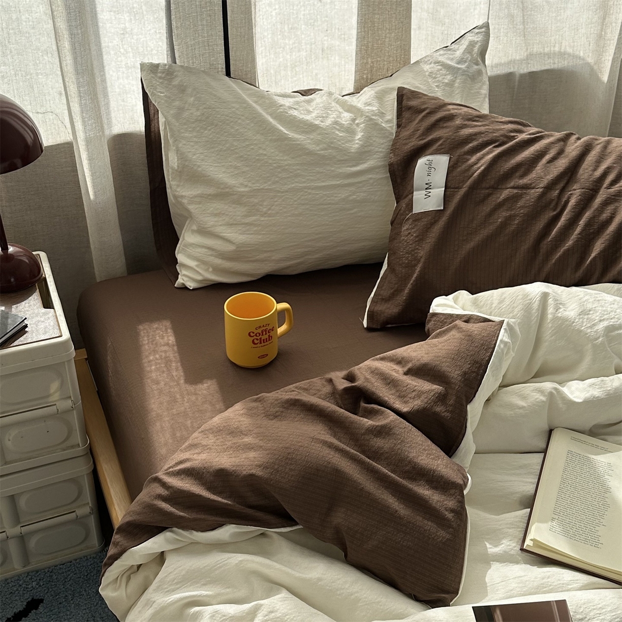 91家纺网 家纺一手货源 找家纺 拾一 2026新款甜美波点系列双拼色四件套 摩卡慕斯棕-奶白