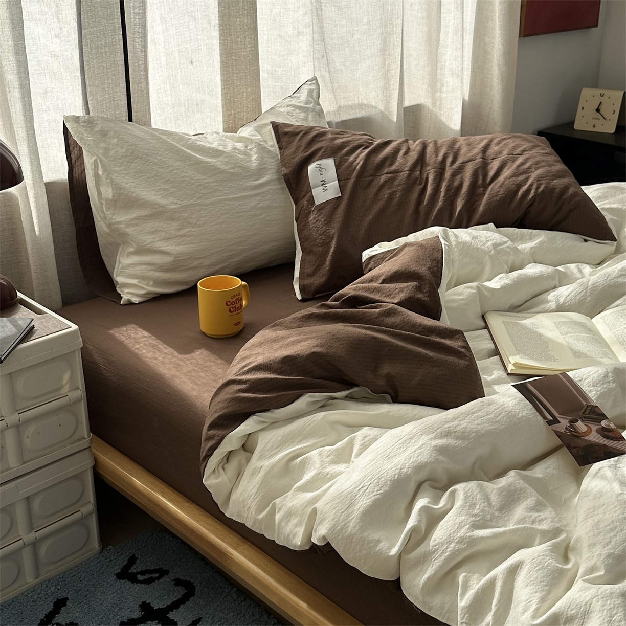 91家纺网 家纺一手货源 找家纺 拾一 2026新款甜美波点系列双拼色四件套 摩卡慕斯棕-奶白